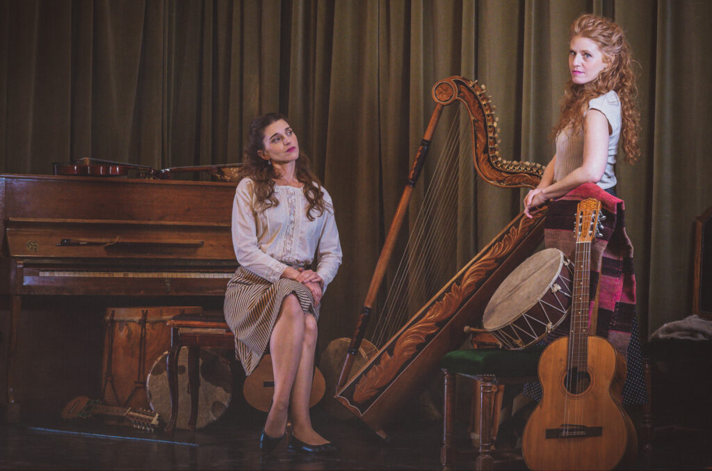 Eva Sola y Nadia Szchniuk: La vidala como centro centro geográfico